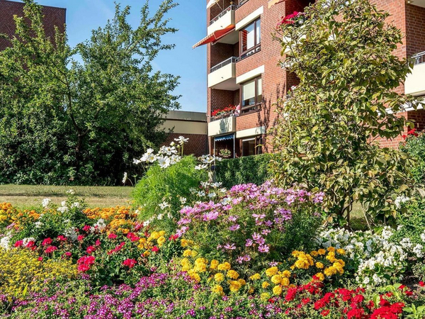 Blick auf ein Gebäude der Service-Wohnanlage - Albertinen Haus in Hamburg Blick auf ein Gebäude der Service-Wohnanlage - Albertinen Haus in Hamburg